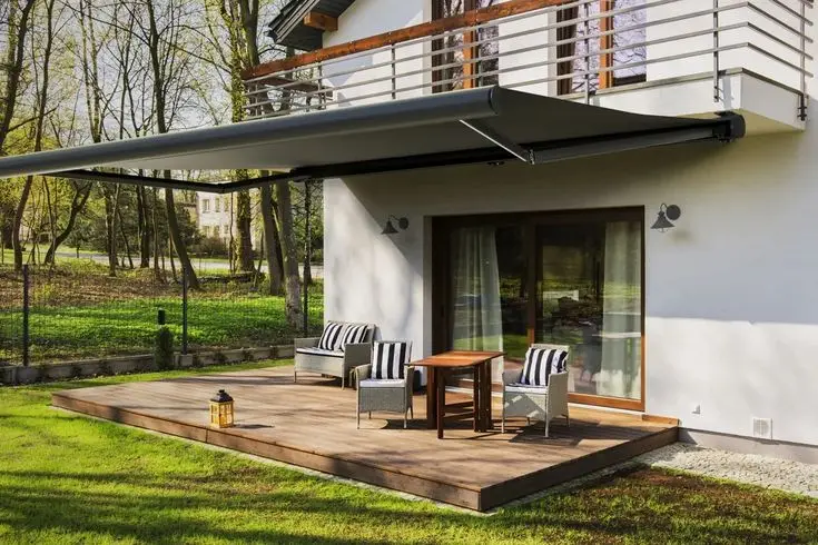 Customized Large Size Outdoor Rainproof Sunshade Manual and Electric Easy To Install Garden Awning Suitable for Use in Stores