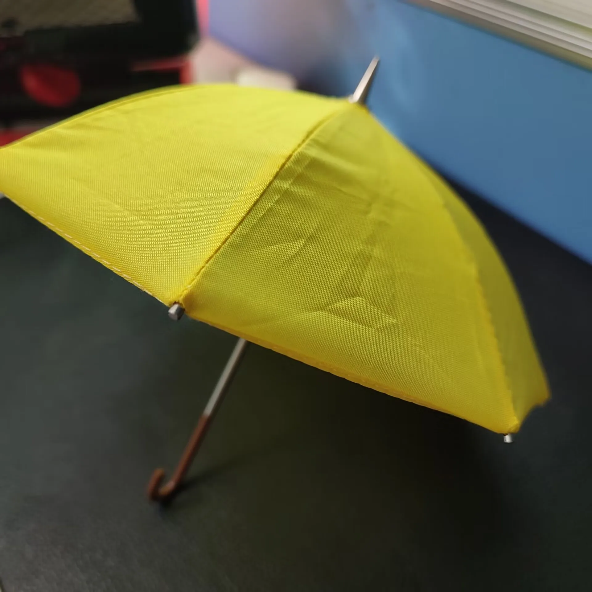 1:6 Scale Miniature Umbrellas Model Adjustable Mini Sunny Rainy Umbrella Yellow For 12 Inch Body Figure Dollhouse Accessories