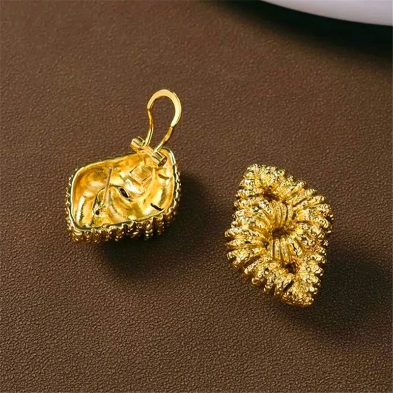 Vintage Gold Color Metal Stud Earrings Irregular Twists for Women Chunky Brass Jewelry High Qulity European And American