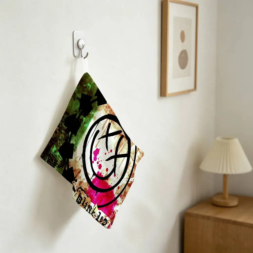 B-blink-182 Hot Band Household Hanging Towel, Polyester Cotton Hand Wiping Towel, Sturdy For Bathroom Bedroom