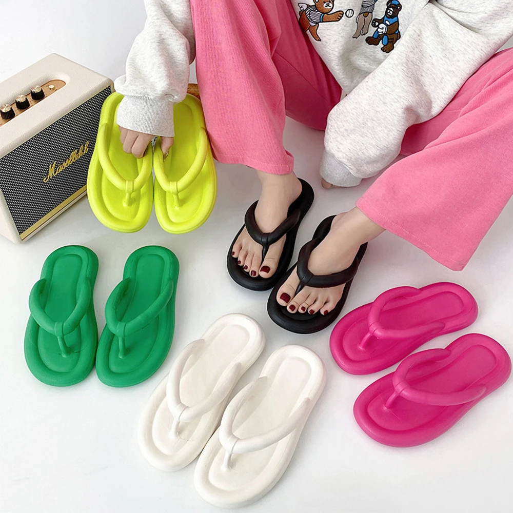 2025 New Summer Women's Beach Slippers Outdoor Fashion Anti-slip Flip Flops Casual Female Home Candy Color Bath Slipper