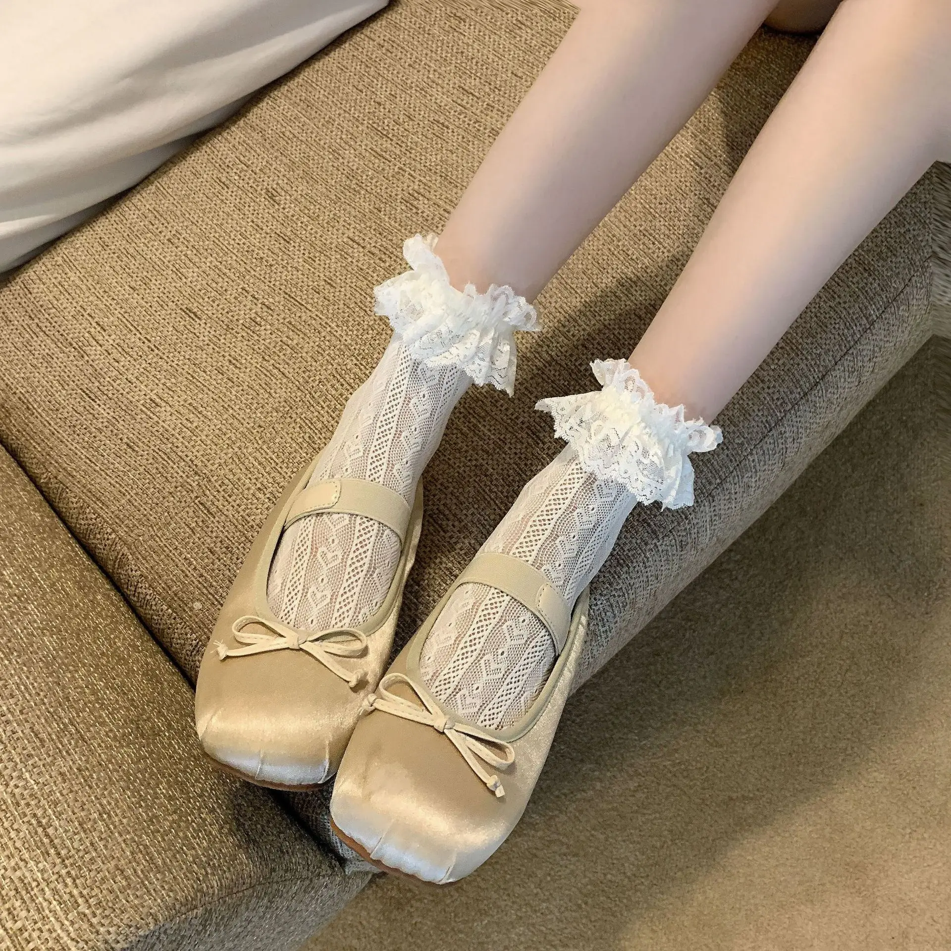 Lace Hollow Mesh Socks Kawaii Lolita Dress Stockings Women Cosplay Costume Accessory Solid Color Mid Tube Socks Ruffles Hosiery