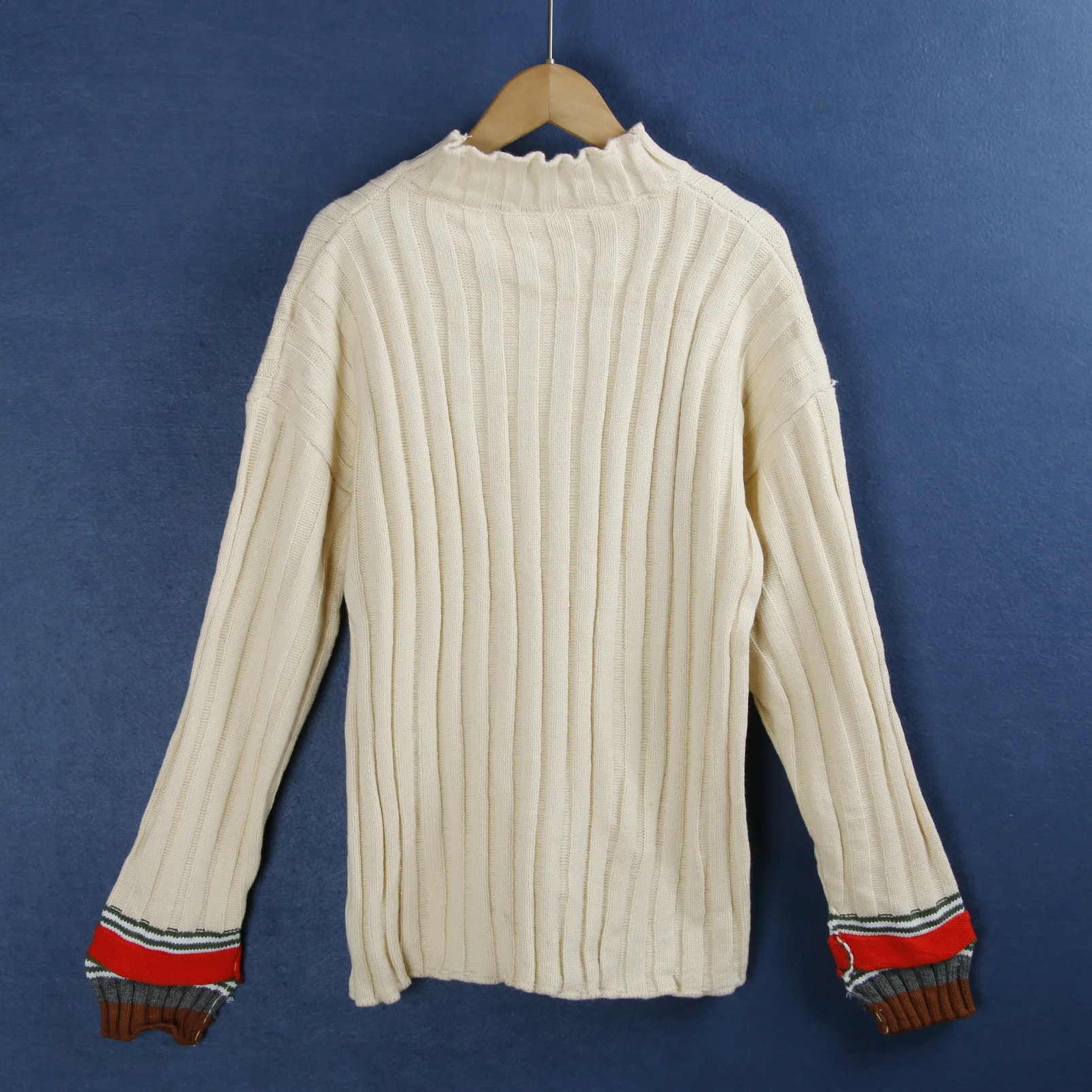 Thiened f Pullover mit hohem Kragen, vertikale Streifen, Farbe Bl, Frühling, Herbst, Winter, Übergröße, schlankmachend, vielseitig, gestrickt.