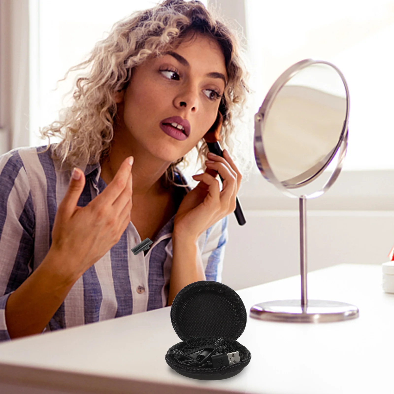 

Wireless Microphone Clip on Small Size ABS Material Adjustable Volume Multi functional Mic for Computers Recording Video Chat