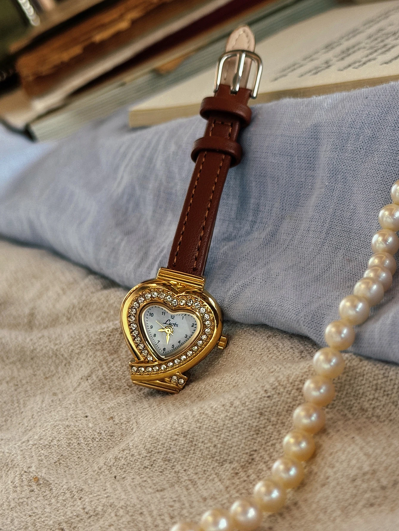 1 new gold ladies quartz watch leather strap heart-shaped dial with Arabic scale niche ladies waterproof watch