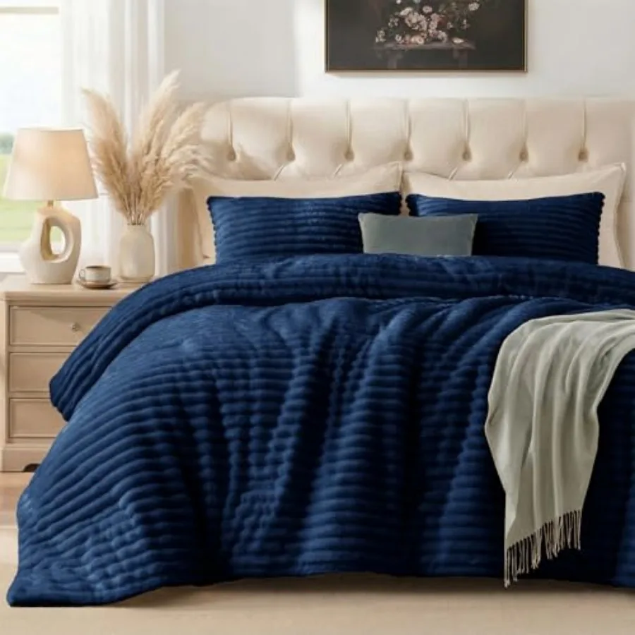 

Комплект постельного белья из флиса «Маршмеллоу»: роскошный плюшевый теплый комплект из искусственного меха, мягкий и пушистый, цвет темно-синий, все размеры.