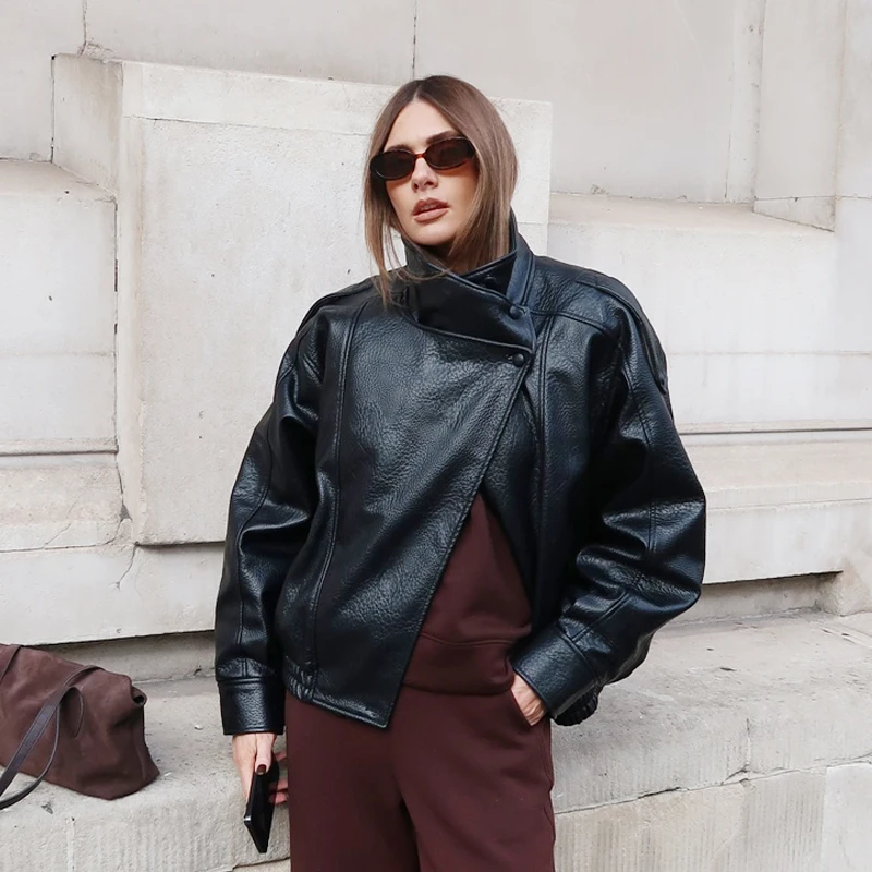 Giacca da donna in ecopelle con cerniera Giacca nera da mezza stagione 2025 Cappotto autunnale Colletto alla coreana da strada Capispalla da locomotiva da donna