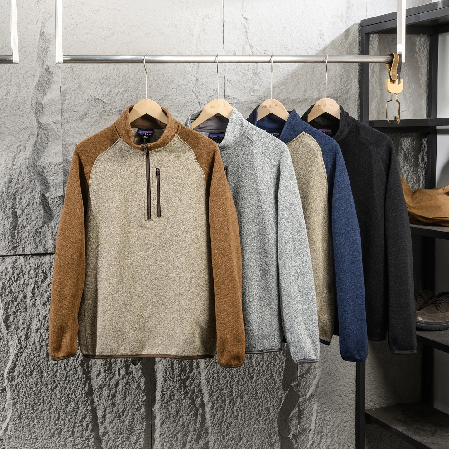 

Men's Outdoor Climbing Jacket Half Zip Thickened Warm Polyester Fabric Splicing Design Autumn Winter New Style Fashionable Sw...