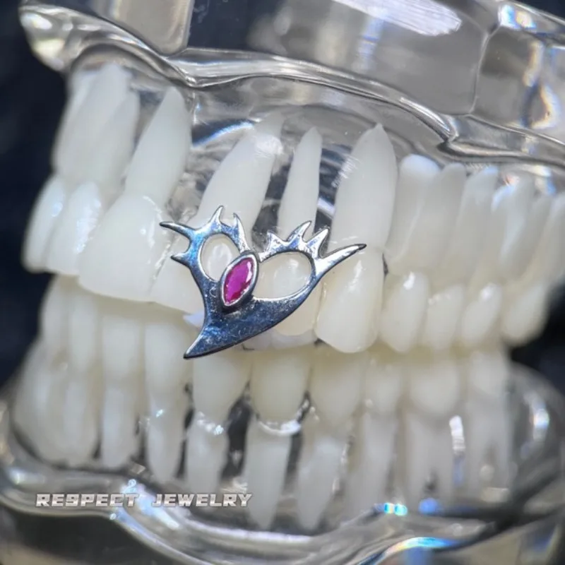 

HQ Hip Hop Thorn Heart Tooth Jewelry Fangs Copper Inlaid Diamond Teeth Grillz for Men Women Body Jewelry Gifts Daily Wearable