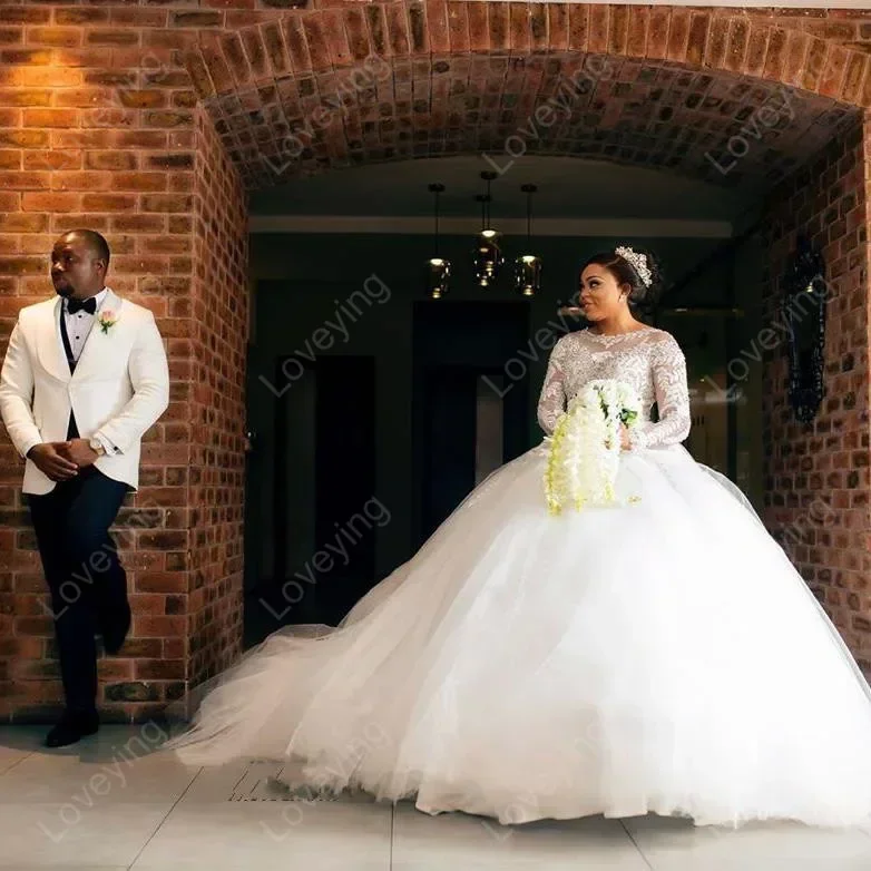 Perline personalizzate Perline Top Abiti da sposa con applicazioni in pizzo Sweep Train Ballgown Robe Mariée Tulle Abito da sposa africano