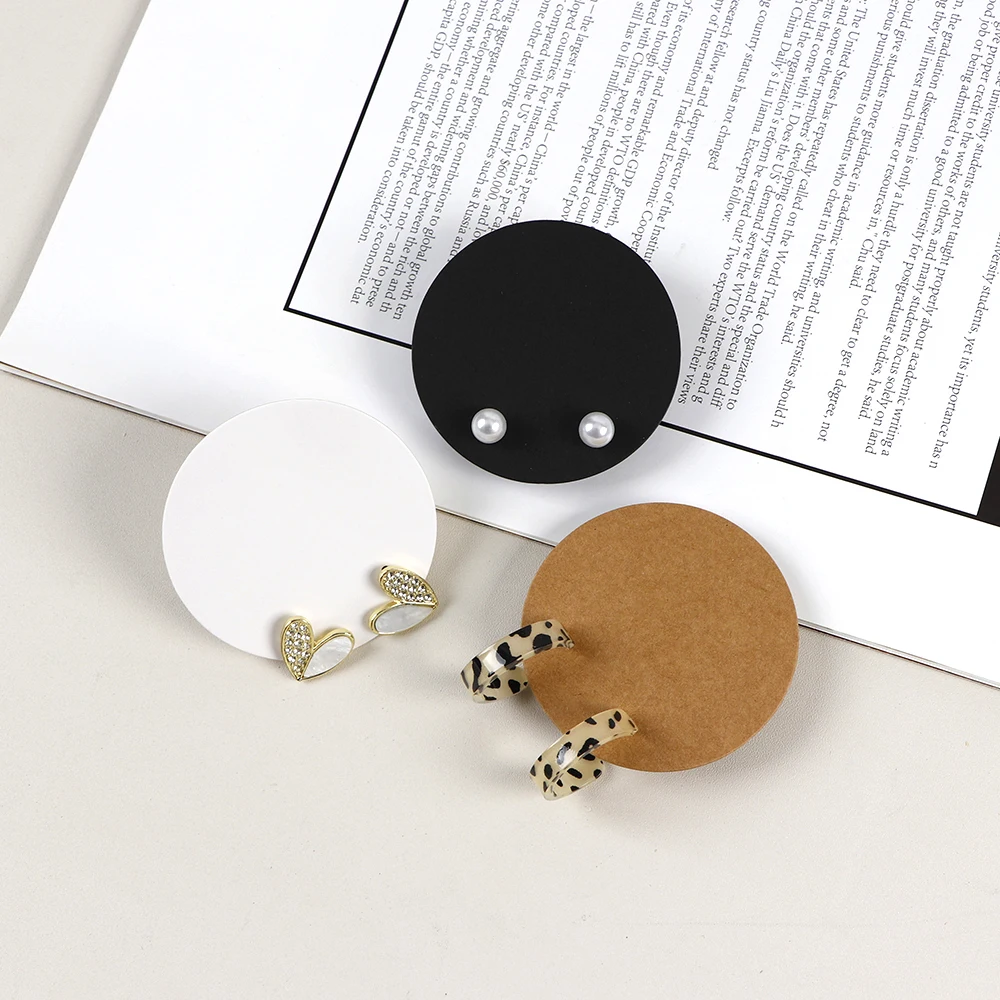 50 قطعة 6x6 سنتيمتر فارغة جولة القرط بطاقات ورقة التعبئة معلقة كرتون لصنع المجوهرات DIY بها بنفسك حزم أكياس لاصقة شفافة