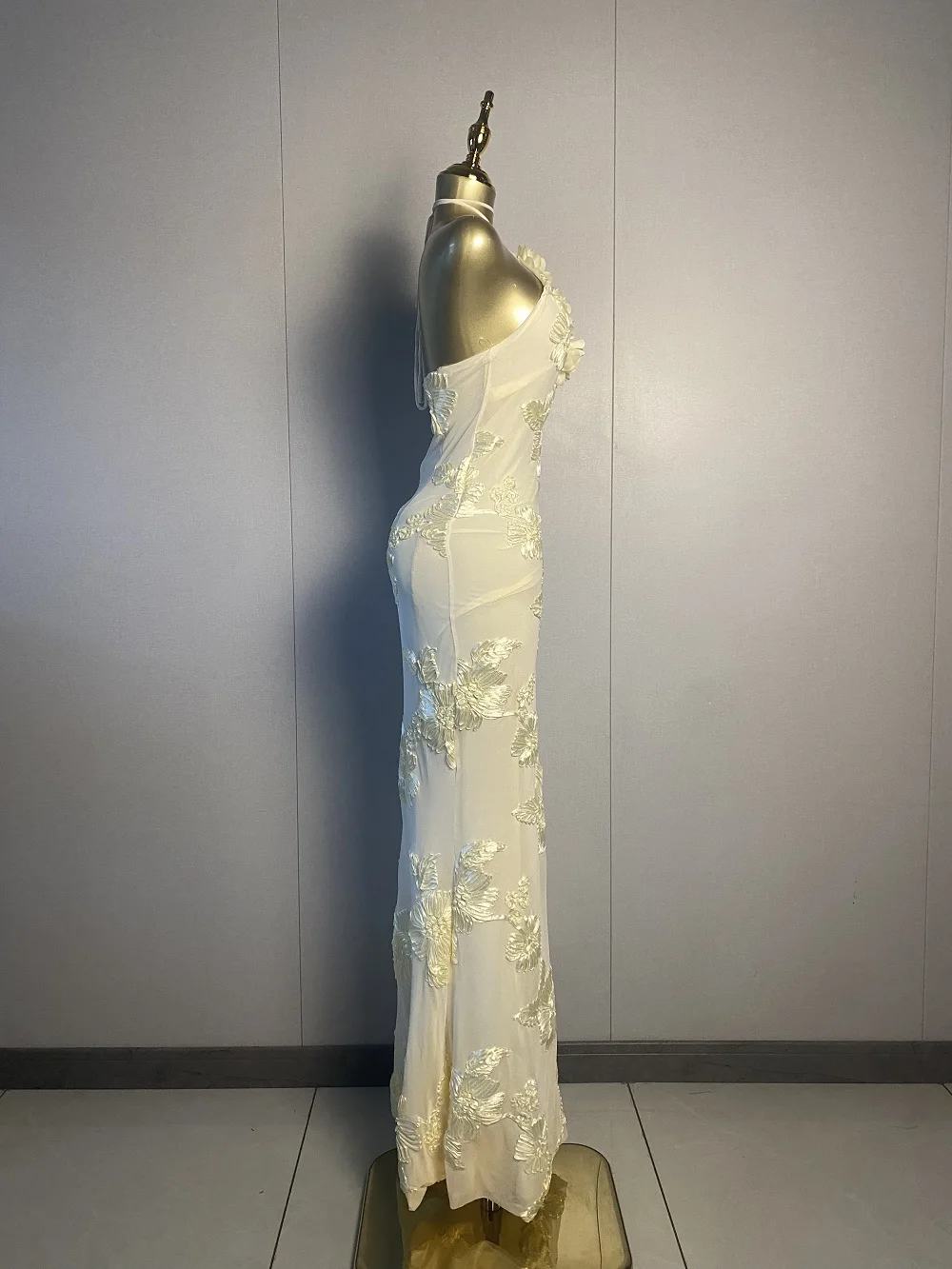 جديد إمرأة مثير الرسن ثلاثية الأبعاد الزهور شبكة فستان أبيض حليبي 2025 أنيقة مساء نادي فاخر فساتين حفلات أعياد الميلاد