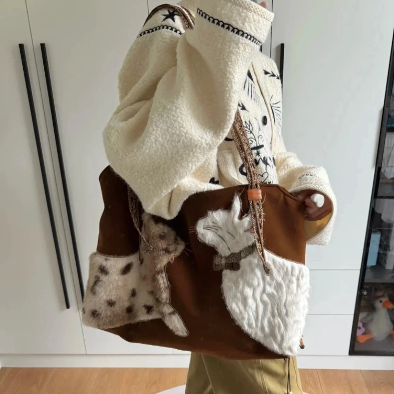 

Сумка-тоут в стиле ретро, милая плюшевая сумка на плечо с вышивкой кота, стильная и простая большая сумка, экологически чистая сумка для покупок, замшевая сумка для подмышек