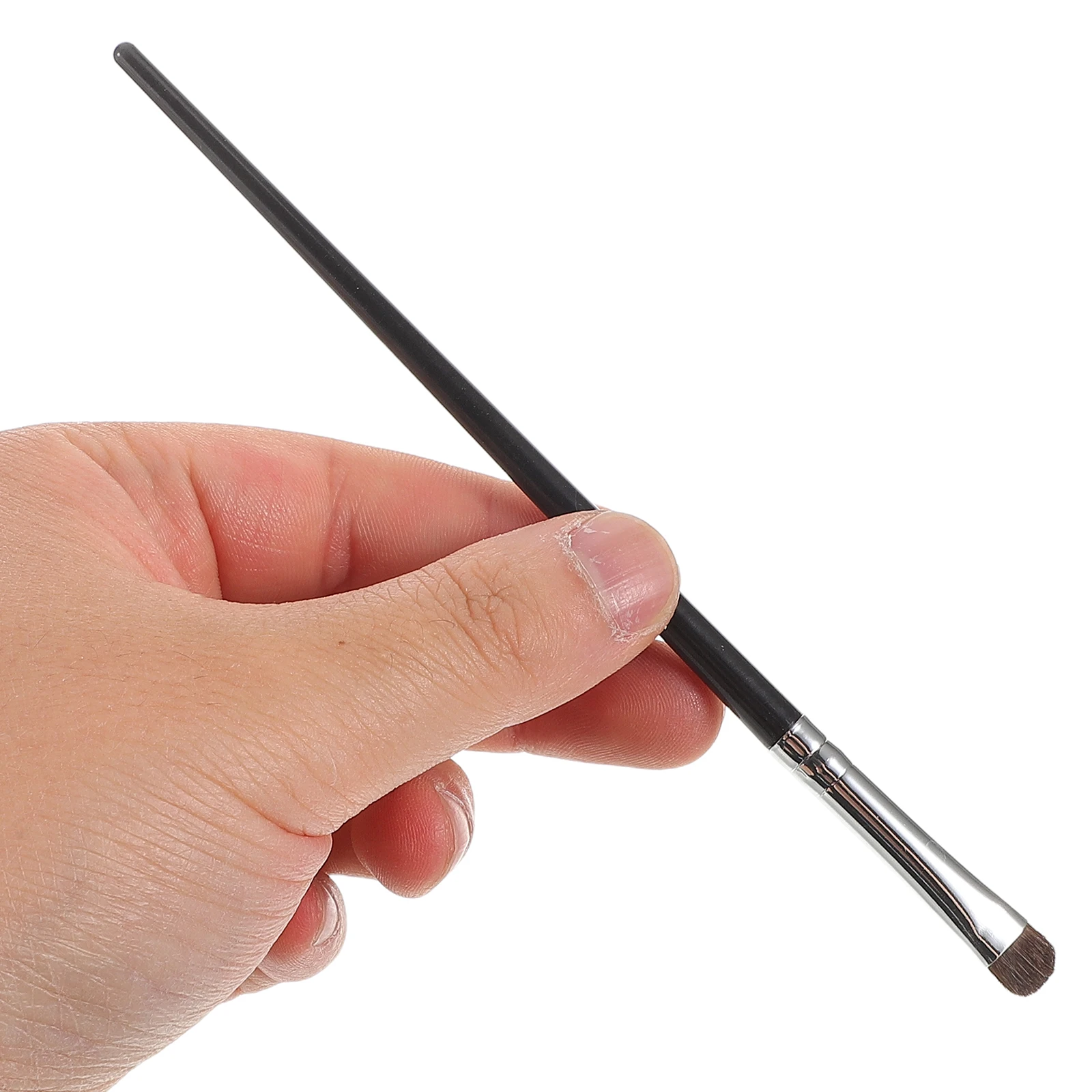 4本のメイクアップアイブラシセット ソフトで自然な毛先で優しいアイエリアに使用可能 多用途なヘッドでアイシャドウ、コンシーラー、ライナーに使用可能