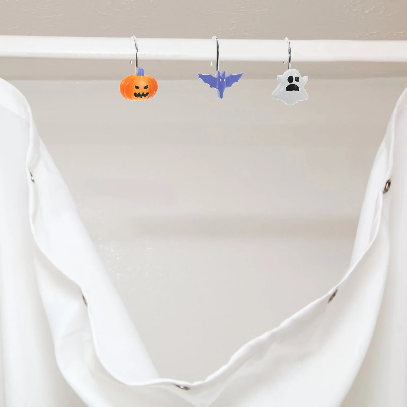 

12pcs Bath Shower Curtain Hooks Halloween Theme Bat Pumpkin Ghost Design Decorative Hooks For Bathroom Home Decoration