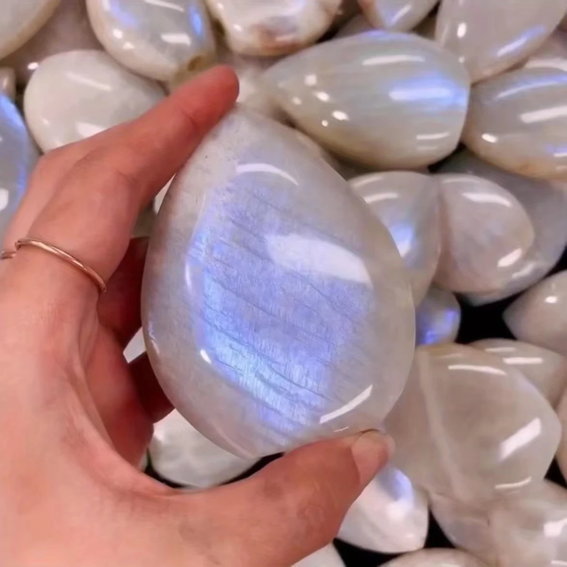الطبيعية الأزرق Moonstone قطرة النخيل كريستال زخرفة اليد مصقول شكل حر الشعلة ديكور المنزل هدية عيد كريستال فريد من نوعه #5
