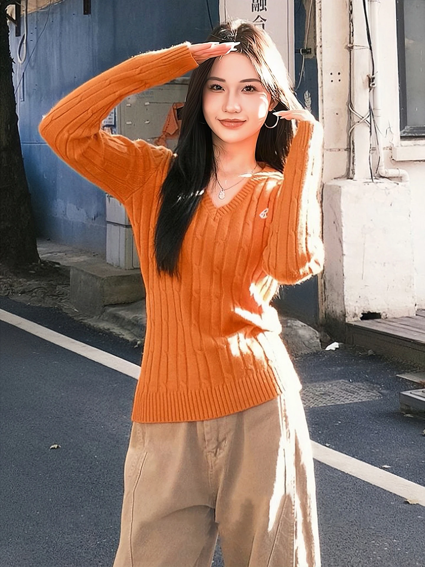 

Модный женский вязаный свитер с V-образным вырезом, осенне-зимний, длинный, приталенный, с узором «косичка», белый, трендовый топ