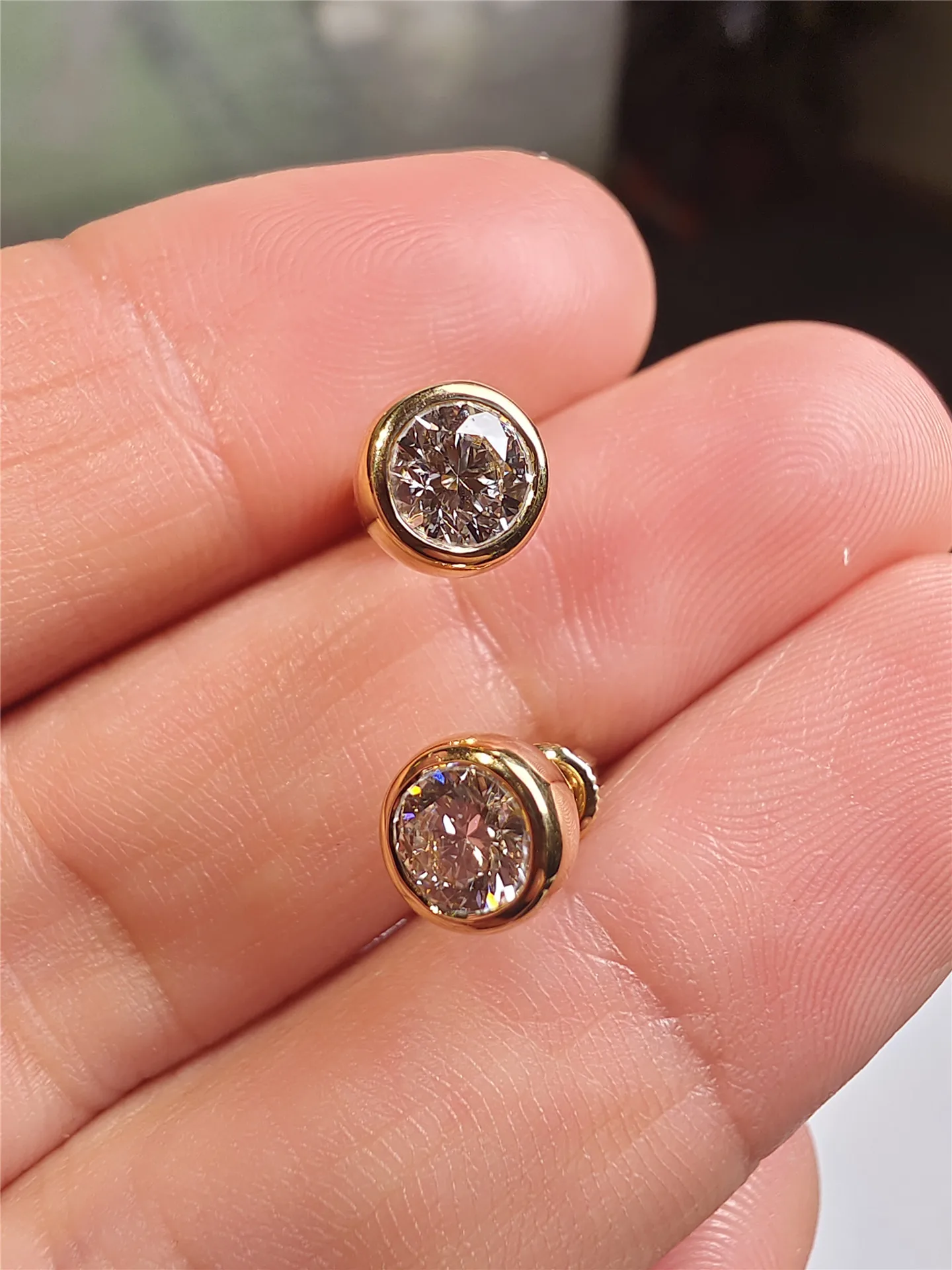 18K solid gold, lab-grown genuine diamonds, 1 carat per diamond stud earring, bubble-shaped, screw-back custom jewelry