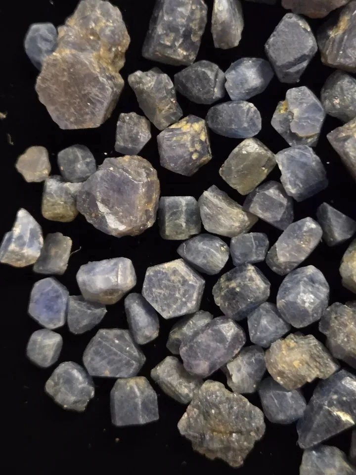 1000g Rough Raw Natural Blue Sapphire Corundum Pieces