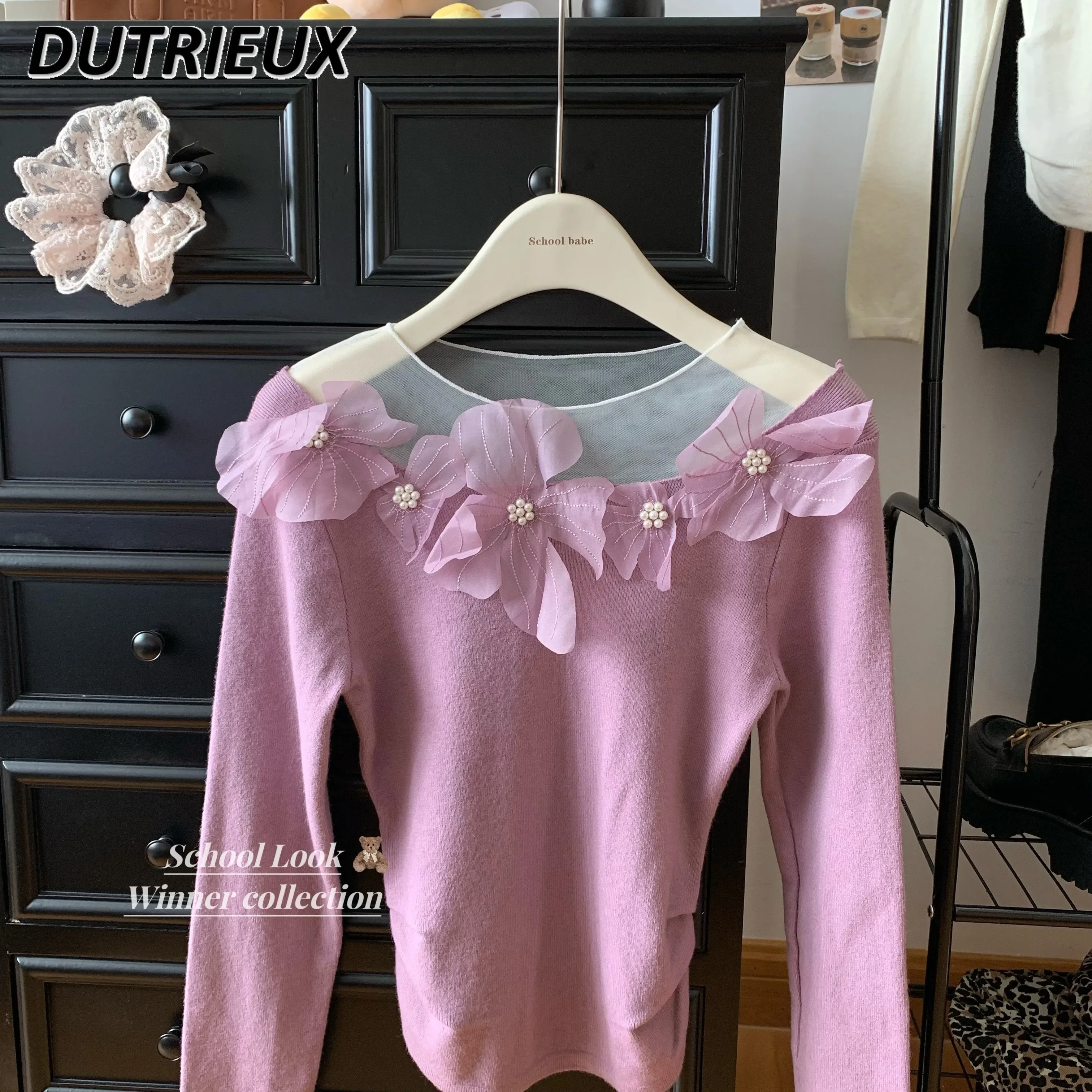 

French Sweet Flower Long-sleeved Knitted Sweater Women's Early Autumn New Design Sense Slim and Thin Bottoming Shirt Top