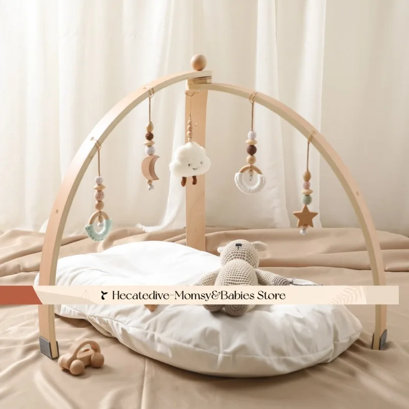 【Super Teile】 Babygymnastik aus Naturholz mit hängendem Spielzeug, dreieckiges Babygymnastik mit Wolke, mobiles Babyartikel, kleines Ding