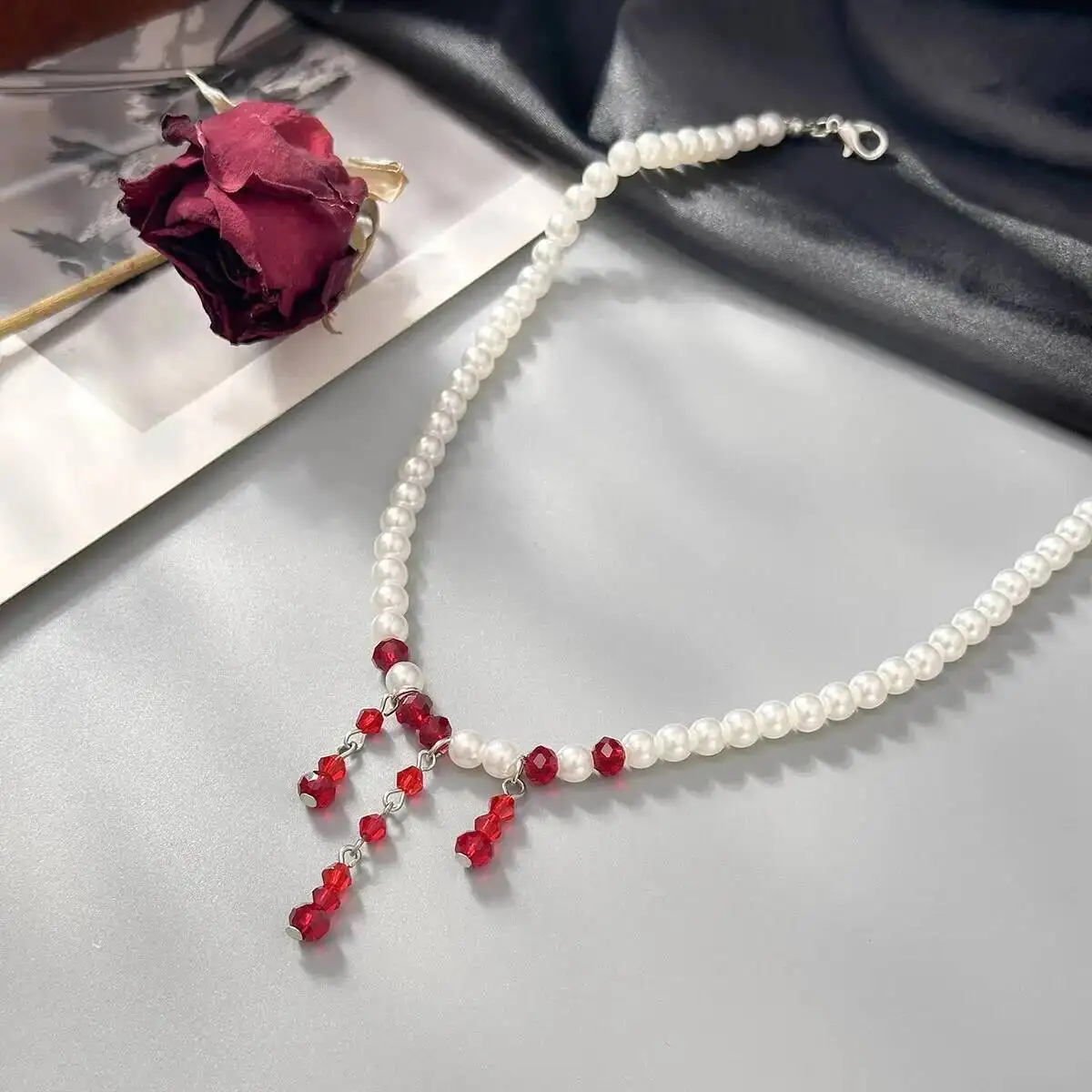 SHIXIN Gothic Red Crystal Blood Drop Quaste Choker Halskette für Frauen Elegante Imitation Perle Kette Halloween Hals Schmuck Geschenk – Detail 6