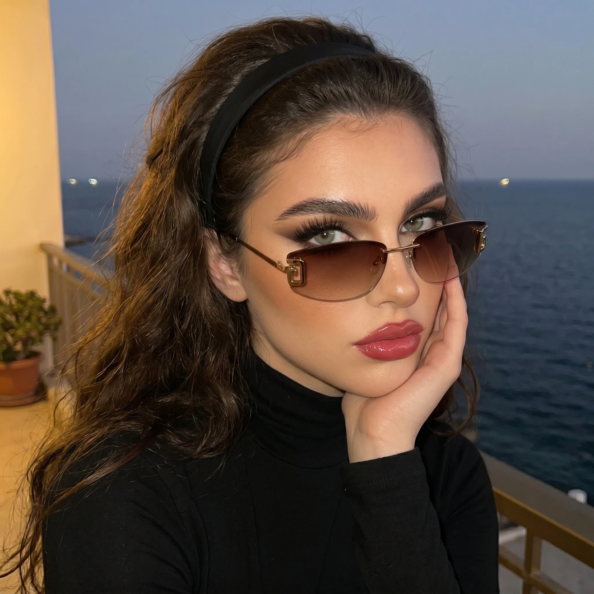 Randlose Sonnenbrille für Damen mit Goldrahmen, HD-Sicht, Trendige Rahmenlose Cat-Eye-Sonnenbrille