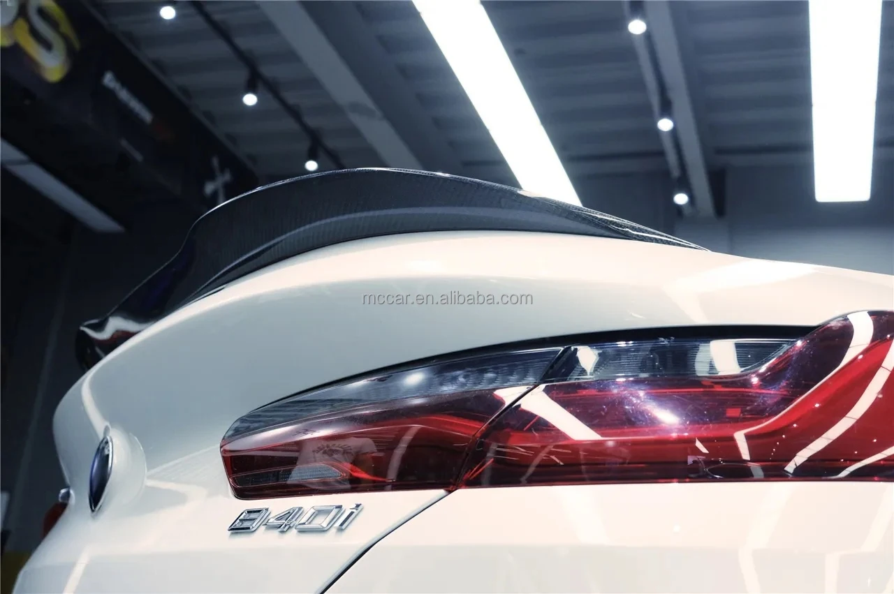 جناح سيارة على شكل شفرة لسيارة BMW 8 Series M8 840i 4 أبواب من ألياف الكربون الجافة سبويلر خلفي من الألياف اللامعة جناح فاصل صندوق السيارة