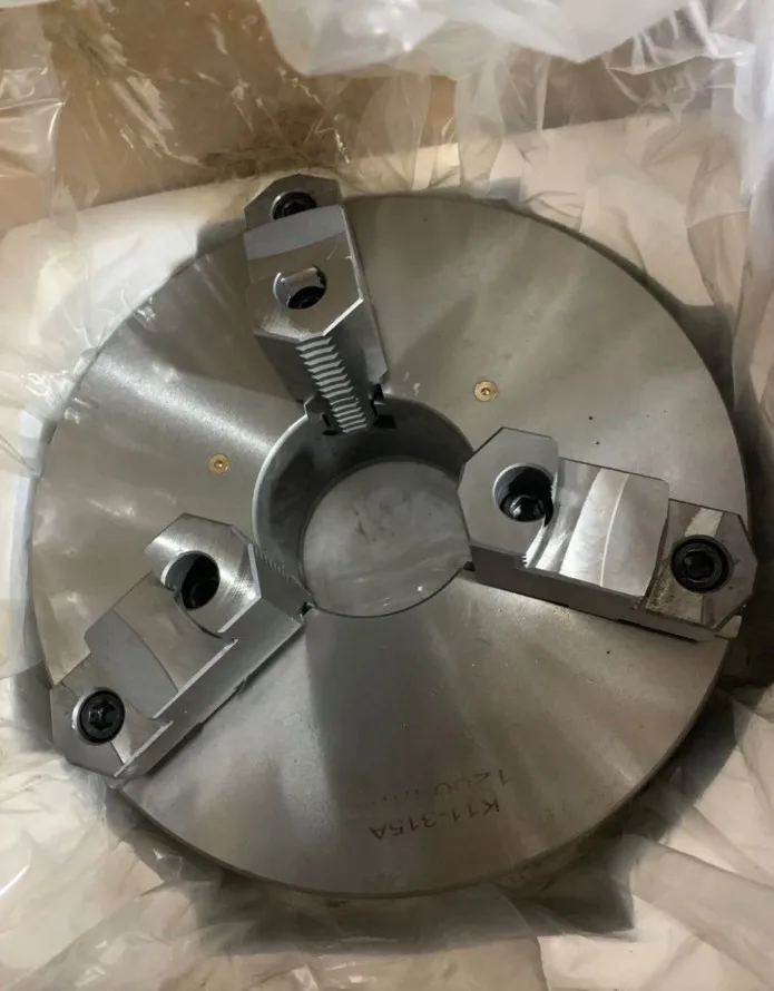 Outer Diameter 315mm Steel 3-Jaw Self-Centering Chuck for Manual Lathe K11 315A with 0.02mm Precision