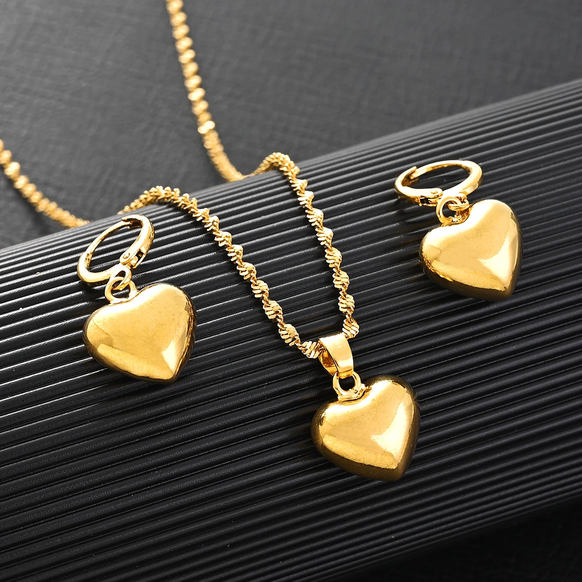 

Gold Color Jewelry Heart Love Shape Girls Bridal jewelry For Women Necklace Earrings Pendant Set Accessories Birthday Party Gift