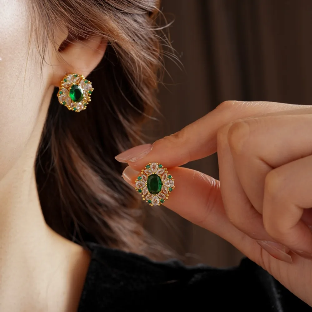 Vintage Timeless Gold Tone Inlaid Oval Green Zircon Halo Floral Stud Earrings for Women Art Exhibition Banquet Fashion Jewelry