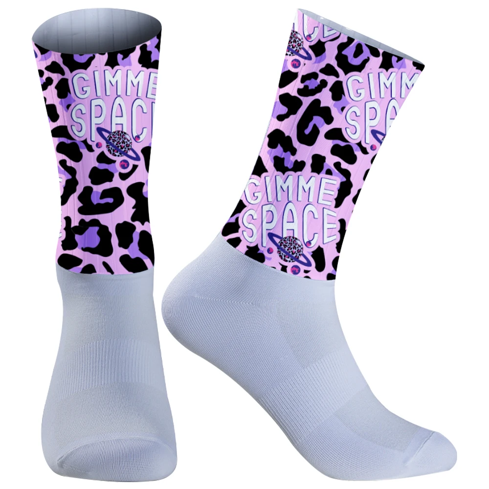 

Breathable and sweat absorbing sports cycling socks New comfortable to accompany you on every journey