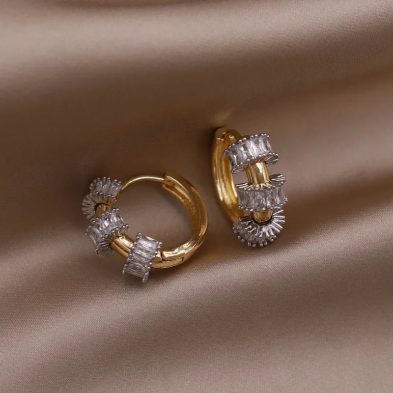2005 Korean new design fashion jewelry two-color plated simple zircon hoop earrings elegant women's daily work accessories