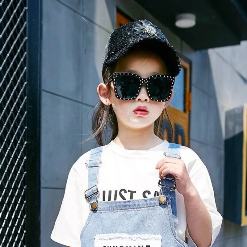 

Baby Glasses Boys and Girls Large Frame Metal Rivet Sunglasses New Children's Concave Colorful Sunglasses Drop Shipping for Gift