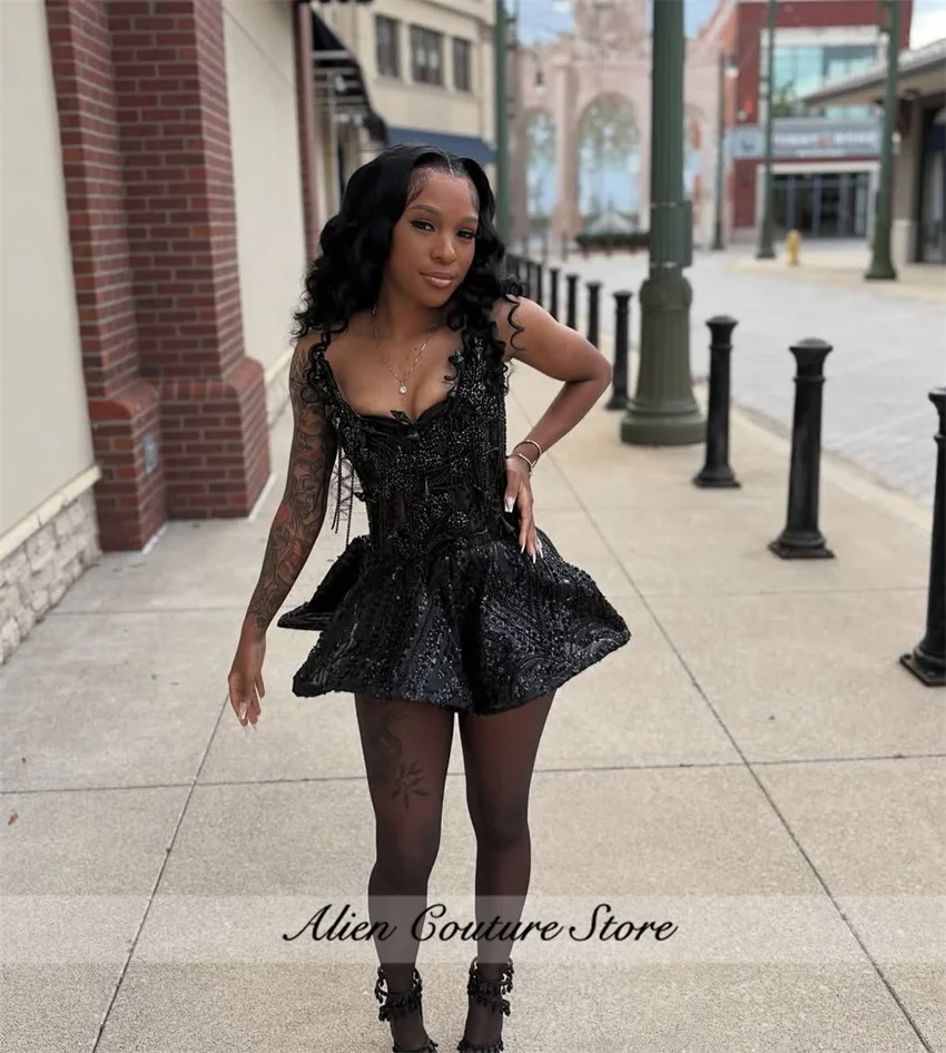 فستان أسود كريستالي مطرز بالخرز لحفلات العودة للوطن حورية البحر فستان كوكتيل صغير فستان عيد ميلاد فاخر 2025 فتاة سوداء مخصصة