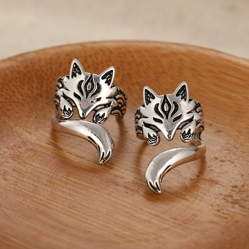 Simple Fashion Silver Color Metal Carving Fox Pattern Clip Earrings for Women Creative Retro Earrings Jewelry