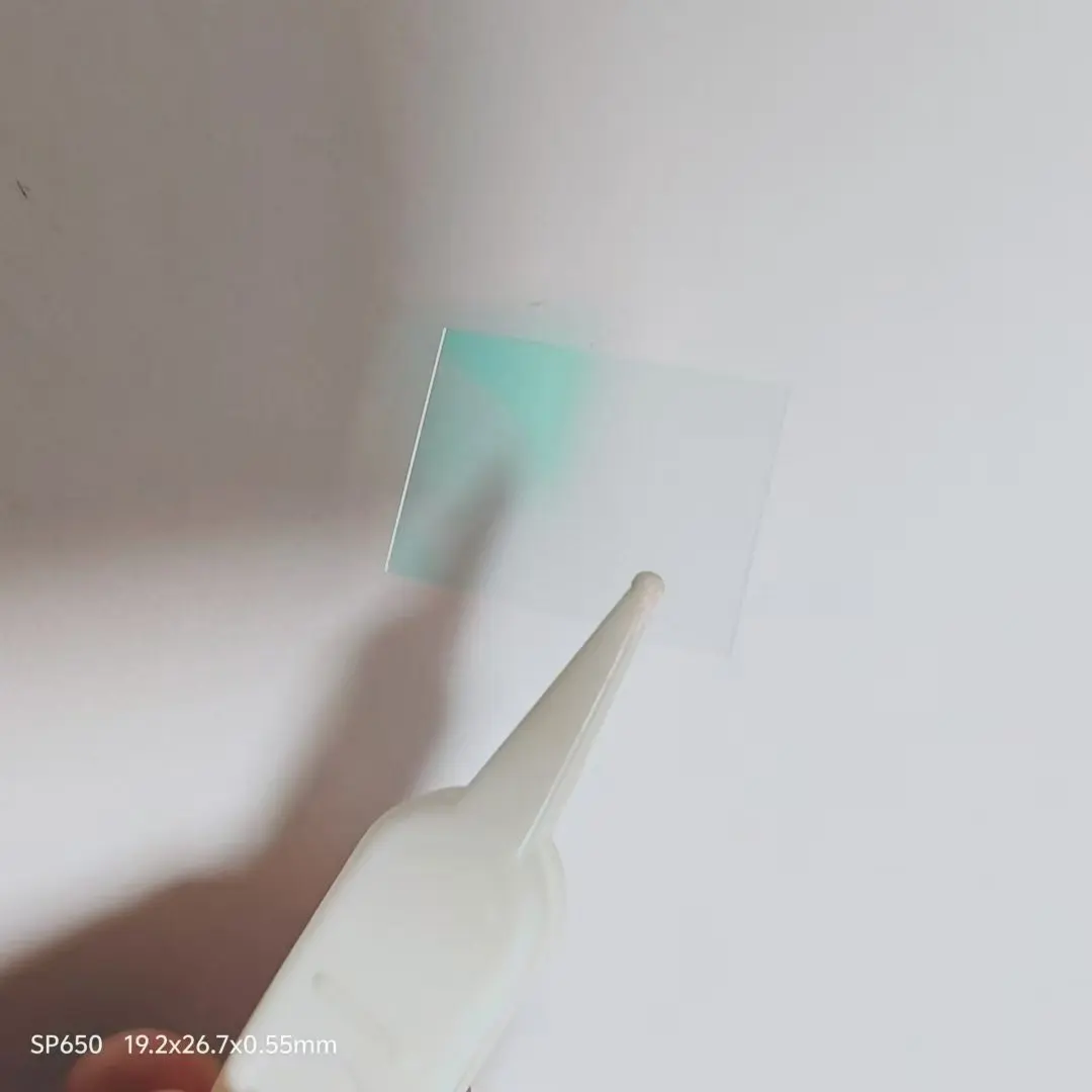 Größe: 19,2 x 26,7 x 0,55 mm, UV-IR-Schnitt, 650 nm, kurze Wellenlänge, Bandpassfilterglas