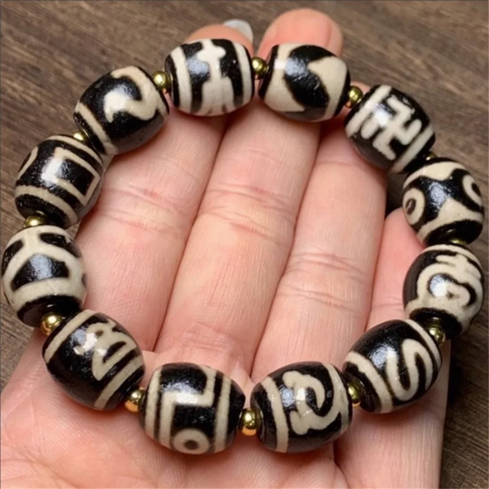 Tibetan weathered agate bracelet with three eyes, tiger teeth, heaven and earth, auspicious god of wealth, treasure vase, turtle