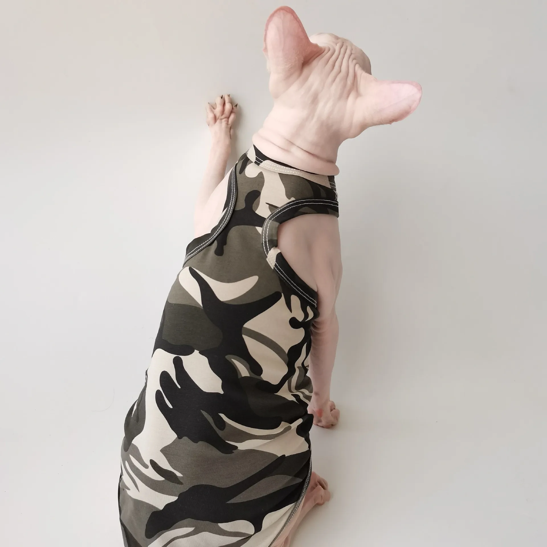 Sphynx haarlose Katze Devon Haustier Kleidung Tarnung Raca Racer Baumwolle Weste Sommer dünn atmungsaktiv und erfrischend