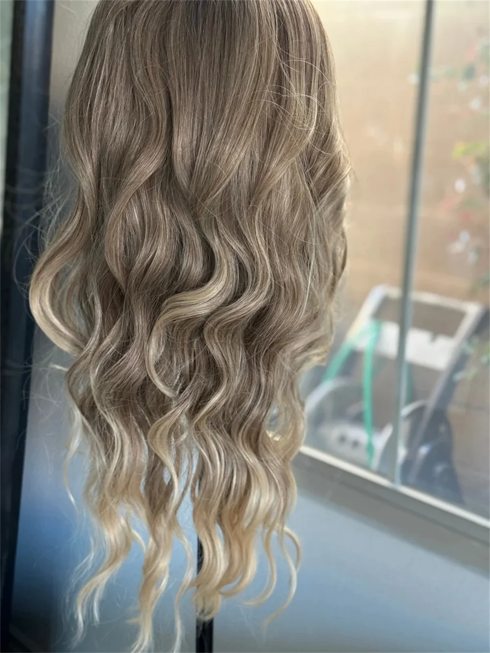 26 Inch Ombre Blonde Lace Front Wig Long Wavy Heat Resistant Synthetic Hair Original Factory Cheap Wigs Party Cosplay Women Wig