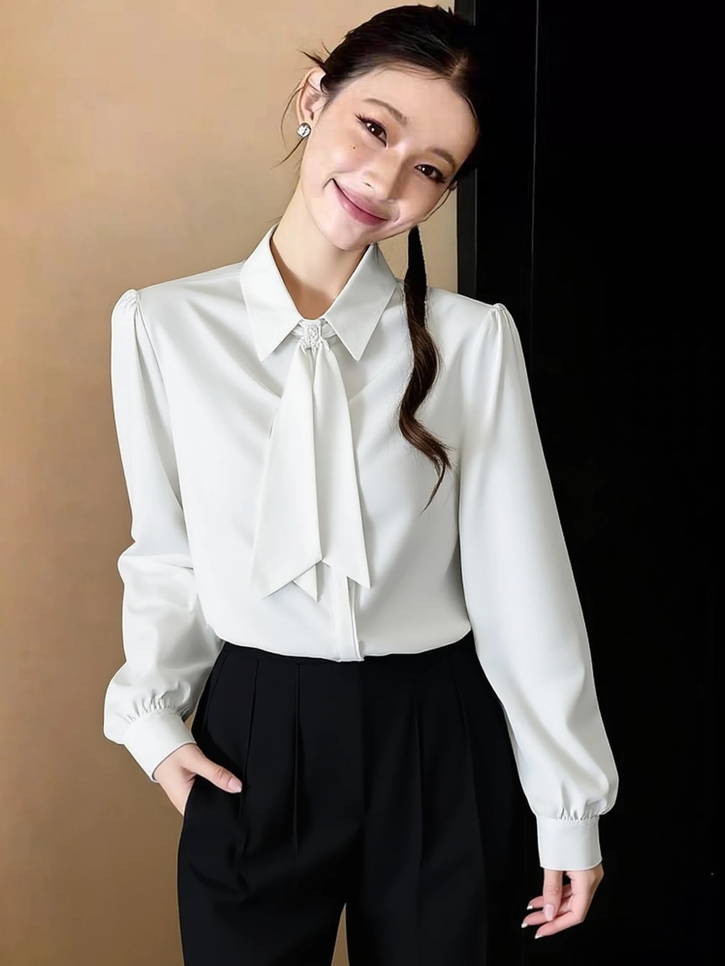 

Женская шелковая блузка с длинным рукавом и воротником, на одной пуговице, однотонная, универсальная, весна 2026, модная, для офиса