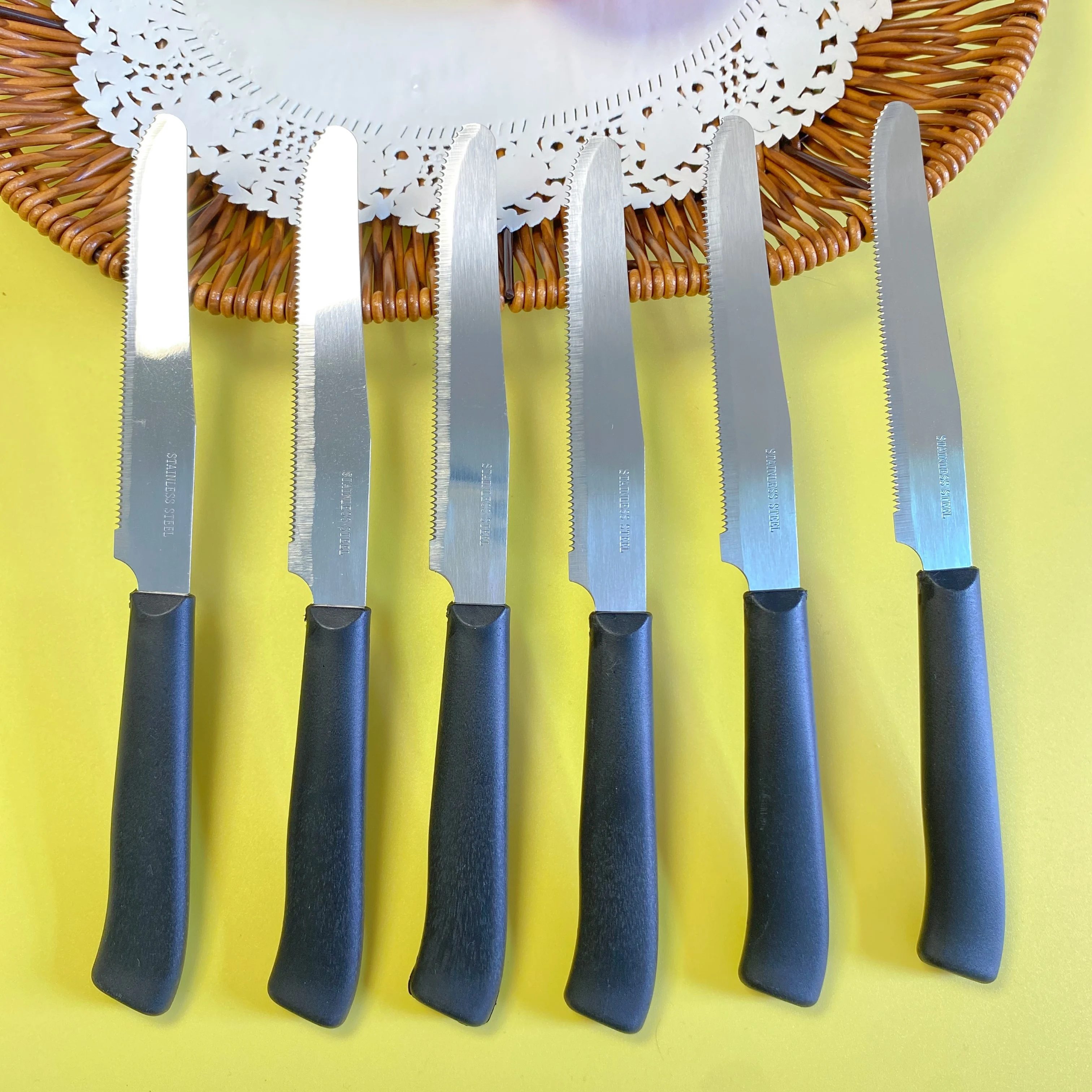 6 Stück Edelstahl-Brotmesser mit Wellenschliff, Steakmesser, Küchenmesser, Multifunktionsmesser, spülmaschinenfest, scharf