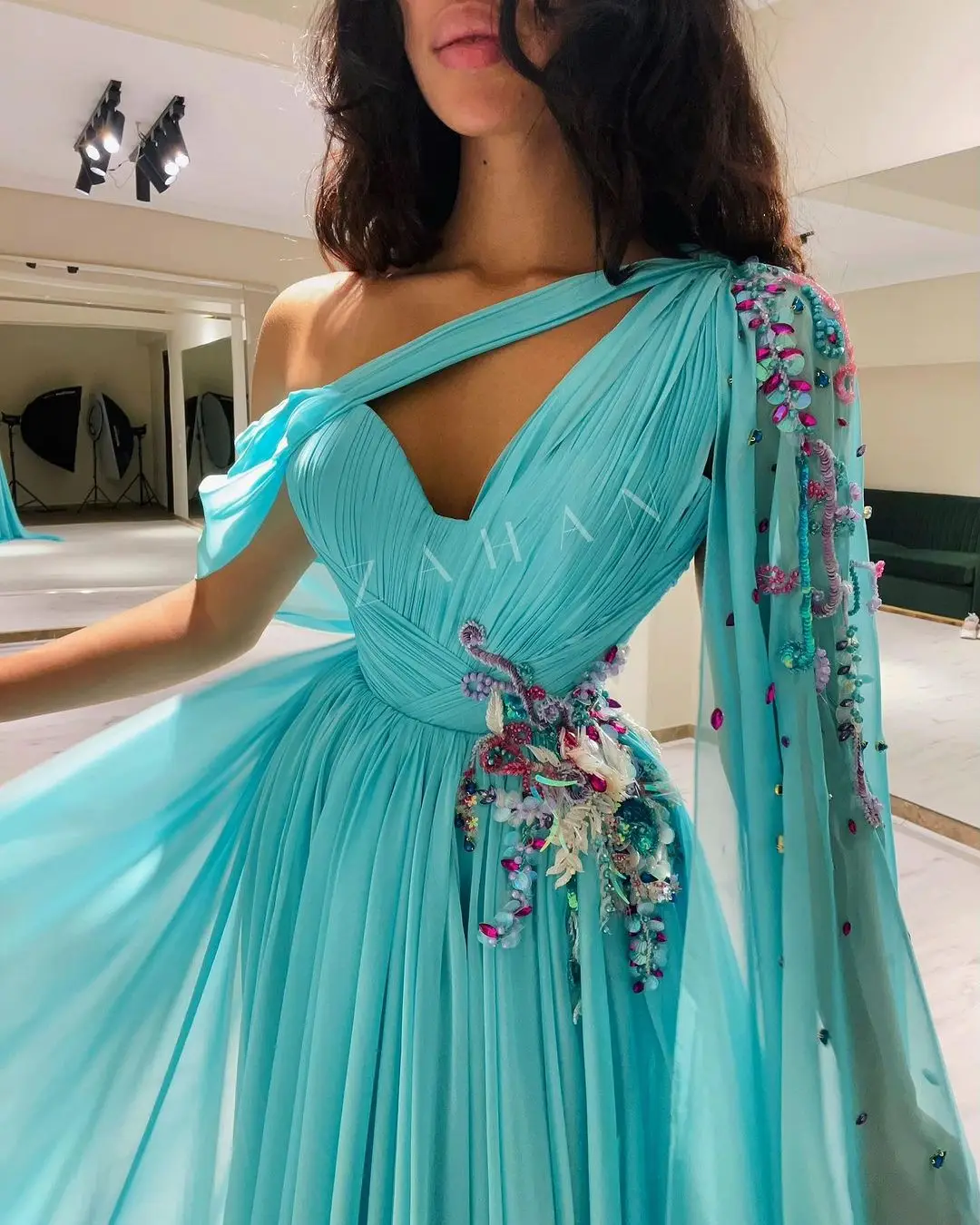 V Neck Evening Dresses Floor Length Beadings Prom Dresses gala Watteau Train Saudi Arabia Women For Wedding Blue Party Gowns New