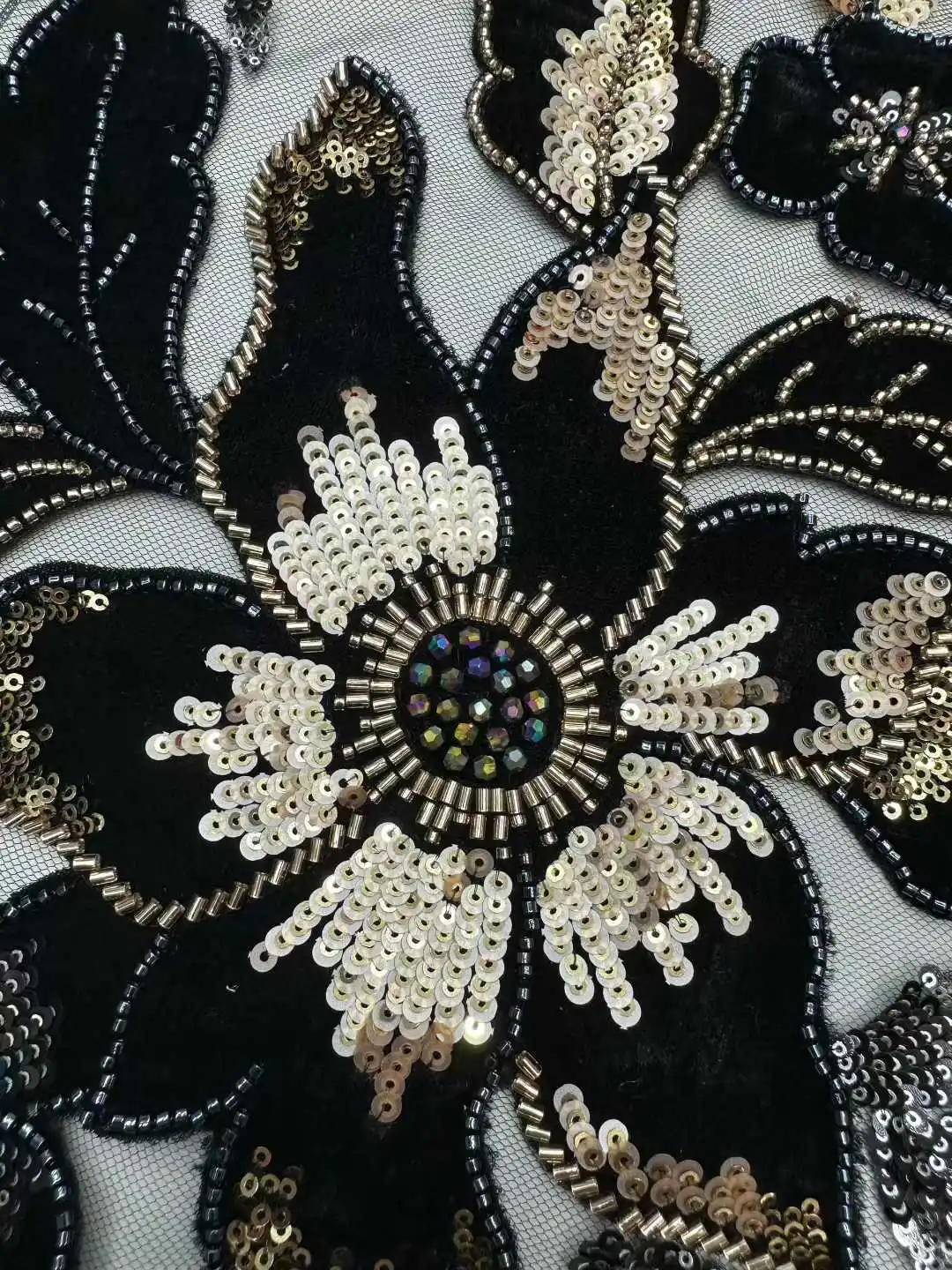 2026 Tela de terciopelo de algodón bordado suave con piedras para vestido de noche de boda Diseño sándwich delicado La mejor calidad U_Ge2893