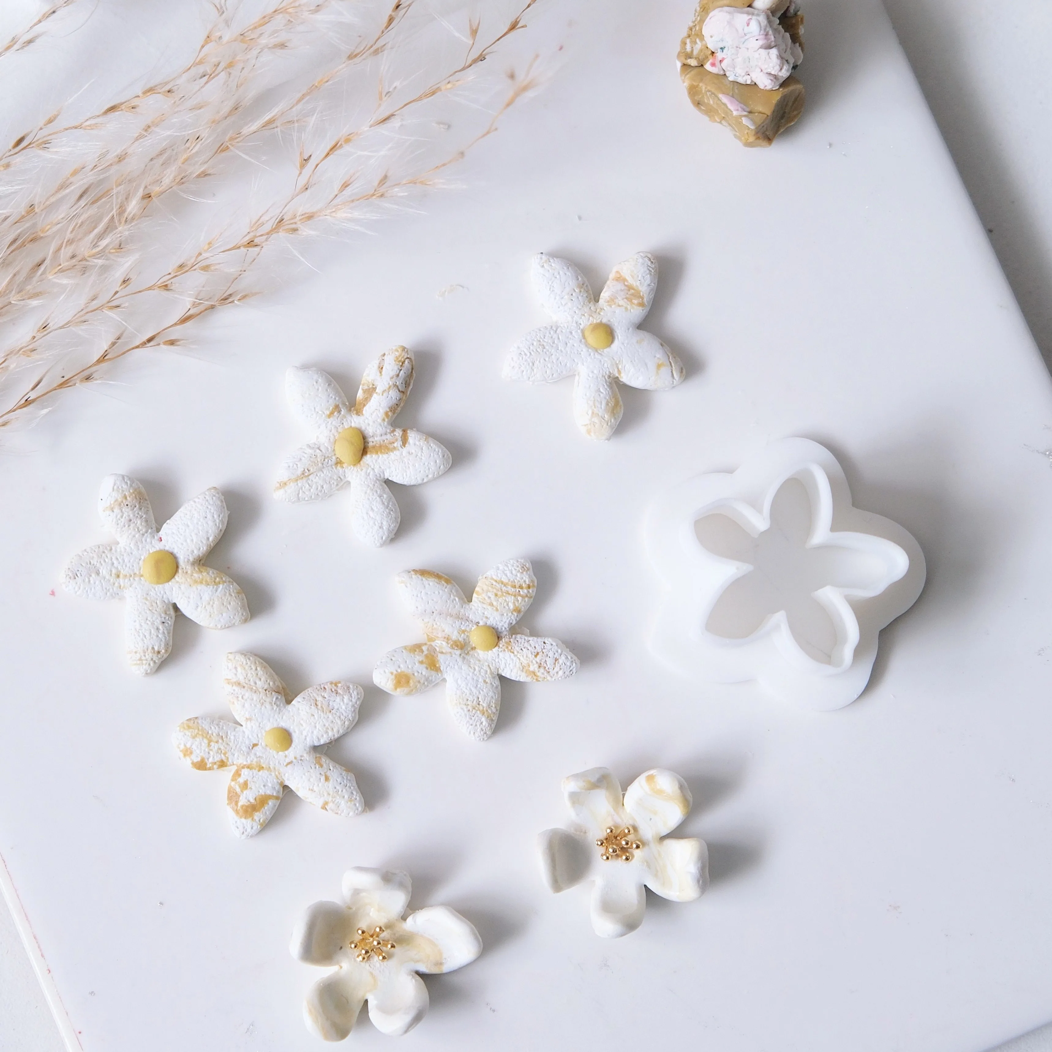 1PC Jewelry Making Five Petal Flower Polymer Clay Cutters Retro Flower Ear Stud Pendant Ring Soft Pottery Cutting DIY Make Tools view 6