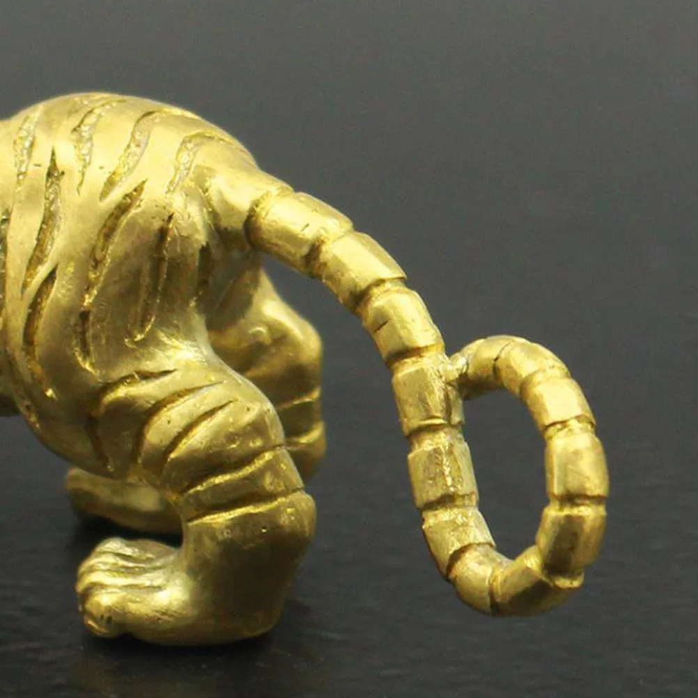 

Copper Tiger Adornment Lifelike Desktop Decor for Home Office New Year Tiger Statue Craft Zinc Alloy Resin
