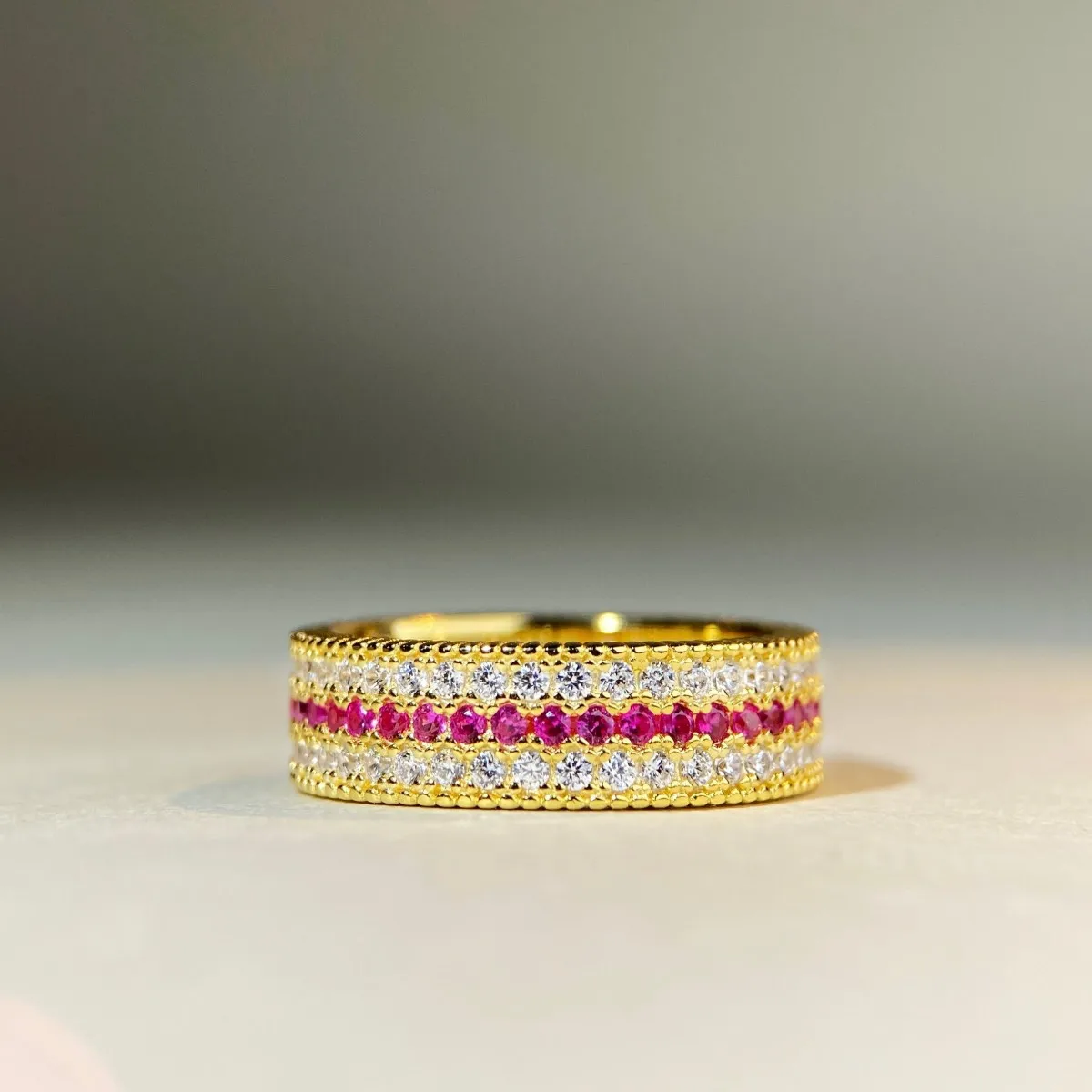 Luxury white gold solid 18K gold Women's Ring Flashing Rose Red Luxury Diamond Ring