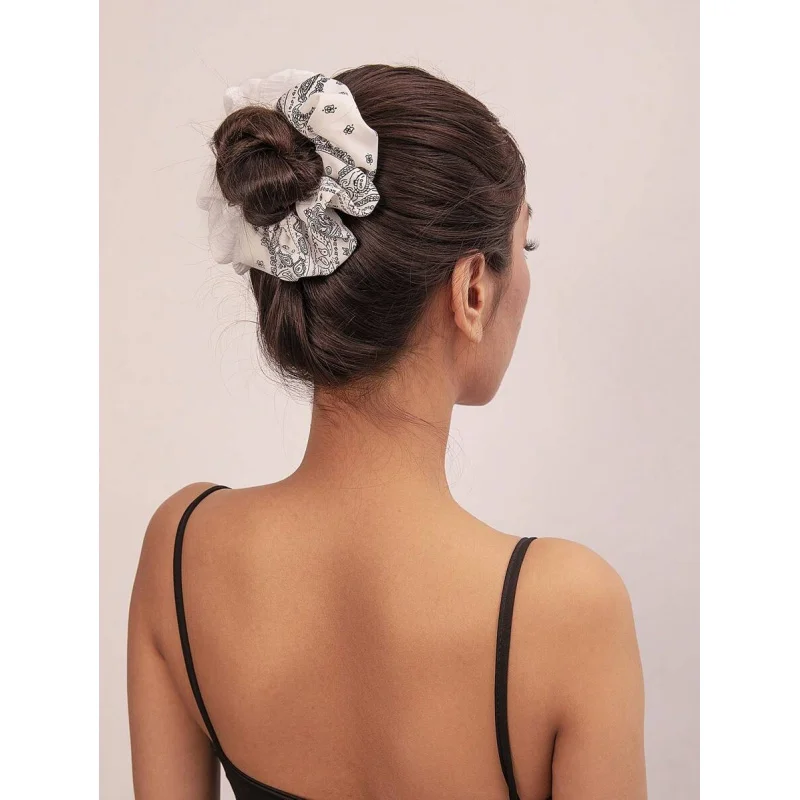 2pcs Women‘s Paisley Pattern Scrunchie – Monochrome Elegant Hair Tie, Perfect for Summer Getaway.