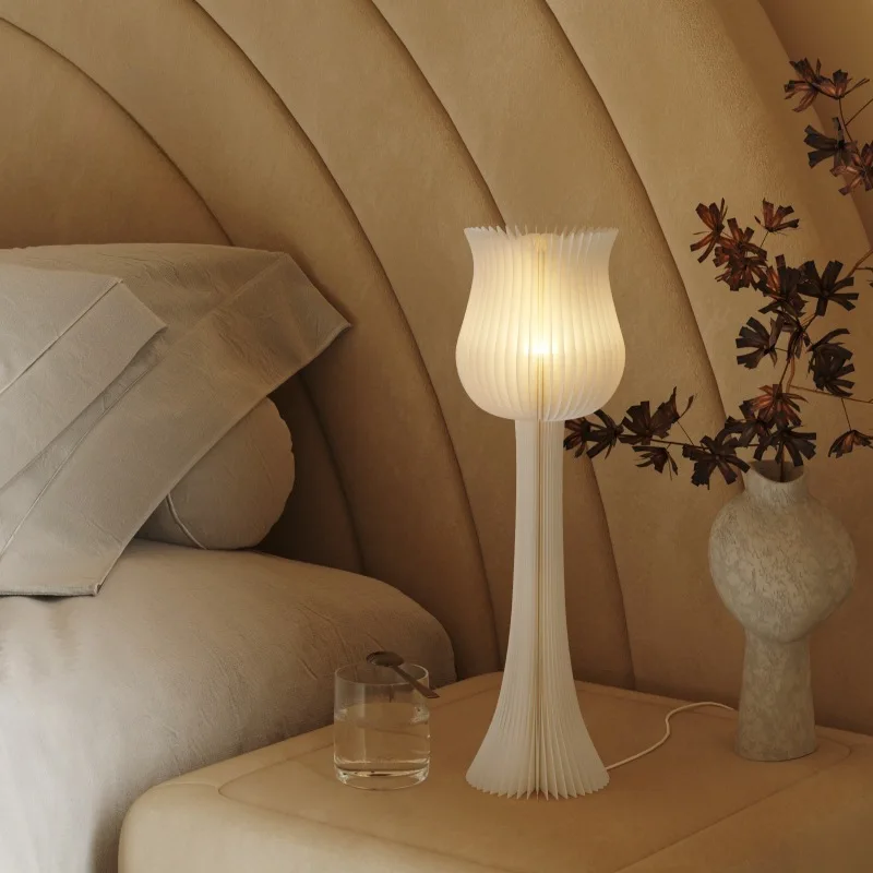 

Tulip lamp, desk lamp, bedroom atmosphere lamp, bedside night , photo ornament,