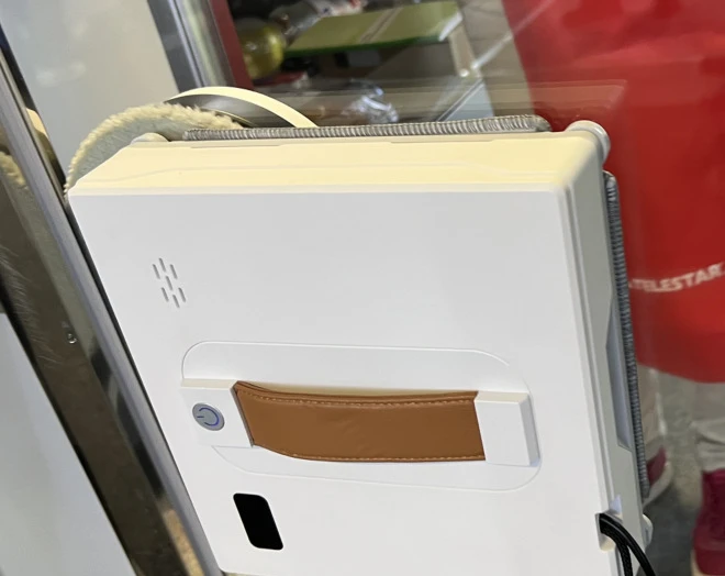 Fully automatic, two-way automatic, water spray window robot,voice prompt glass cleaning artifact мойщик окон أدوات تنظيف 청소 도구